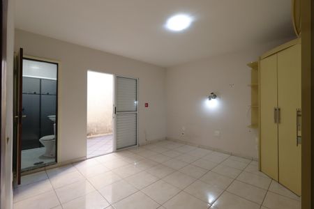 Casa à venda com 220m², 3 quartos e 2 vagasSuíte 2