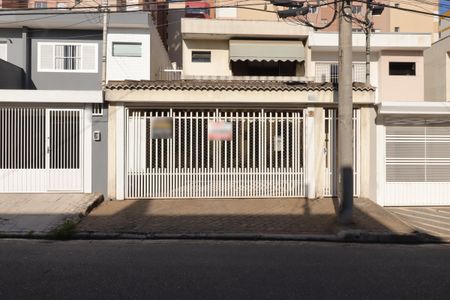 Casa à venda com 220m², 3 quartos e 2 vagasFachada