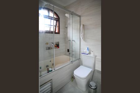 Casa à venda com 450m², 4 quartos e 4 vagas Casa à venda com 450m², 4 quartos e 4 vagasBanheiro da Suíte 2