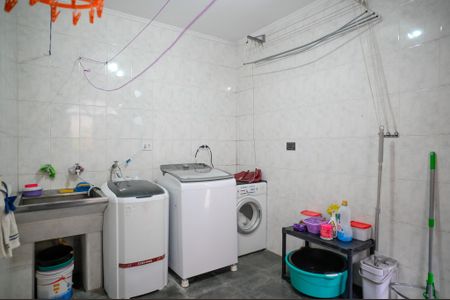 Casa à venda com 450m², 4 quartos e 4 vagas Casa à venda com 450m², 4 quartos e 4 vagasÁrea de Serviço