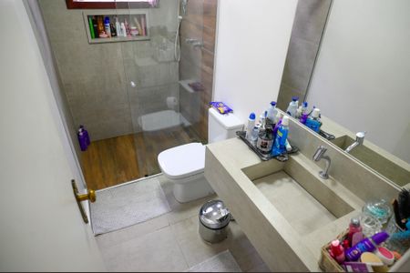 Casa à venda com 450m², 4 quartos e 4 vagas Casa à venda com 450m², 4 quartos e 4 vagasBanheiro da Suíte 1