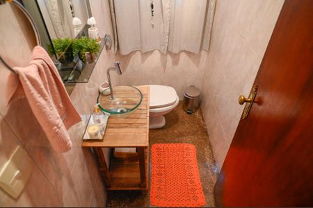 Casa à venda com 450m², 4 quartos e 4 vagas Casa à venda com 450m², 4 quartos e 4 vagasLavabo