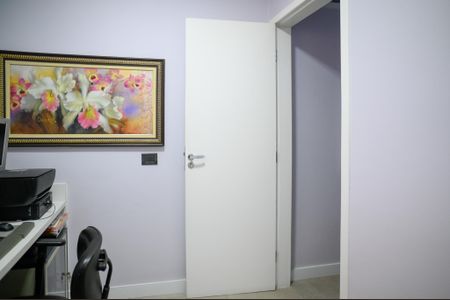 Casa à venda com 450m², 4 quartos e 4 vagas Casa à venda com 450m², 4 quartos e 4 vagasEscritório