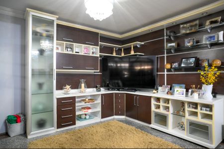 Casa à venda com 450m², 4 quartos e 4 vagas Casa à venda com 450m², 4 quartos e 4 vagasSala