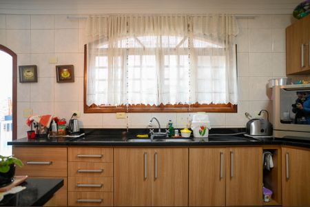 Casa à venda com 450m², 4 quartos e 4 vagas Casa à venda com 450m², 4 quartos e 4 vagasCozinha