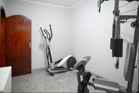 Casa à venda com 450m², 4 quartos e 4 vagas Casa à venda com 450m², 4 quartos e 4 vagasQuarto 1 - Academia