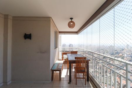 Apartamento à venda com 72m², 3 quartos e 1 vaga Apartamento à venda com 72m², 3 quartos e 1 vagaVaranda