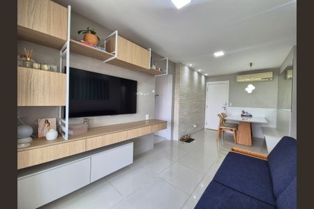 Apartamento à venda com 86m², 2 quartos e 1 vaga Apartamento à venda com 86m², 2 quartos e 1 vagaSala