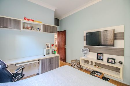 Casa à venda com 173m², 2 quartos e 3 vagasSuíte 2