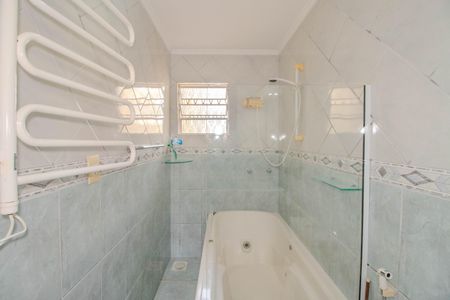 Casa à venda com 173m², 2 quartos e 3 vagasBanheiro da Suíte 1