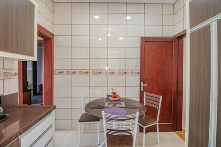 Casa à venda com 173m², 2 quartos e 3 vagasCozinha