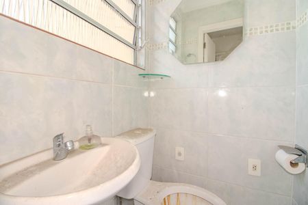 Casa à venda com 173m², 2 quartos e 3 vagasBanheiro de Serviço