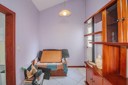 Casa à venda com 173m², 2 quartos e 3 vagasEscritório