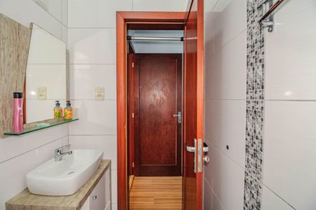 Casa à venda com 173m², 2 quartos e 3 vagasBanheiro da Suíte 2