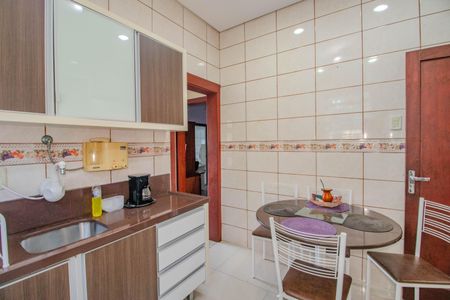Casa à venda com 173m², 2 quartos e 3 vagasCozinha