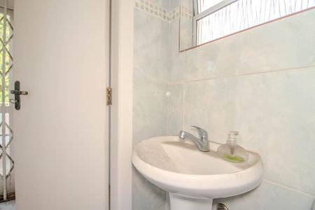 Casa à venda com 173m², 2 quartos e 3 vagasBanheiro de Serviço