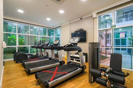 Apartamento para alugar com 207m², 4 quartos e 3 vagas Apartamento para alugar com 207m², 4 quartos e 3 vagasÁrea comum - Academia