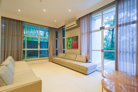 Apartamento para alugar com 207m², 4 quartos e 3 vagas Apartamento para alugar com 207m², 4 quartos e 3 vagasÁrea comum - Salão de festas