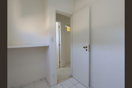 Casa de condomínio à venda com 567m², 4 quartos e 4 vagasQuarto de Serviço