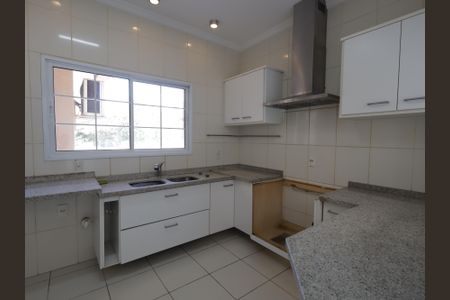 Casa de condomínio à venda com 567m², 4 quartos e 4 vagasCozinha