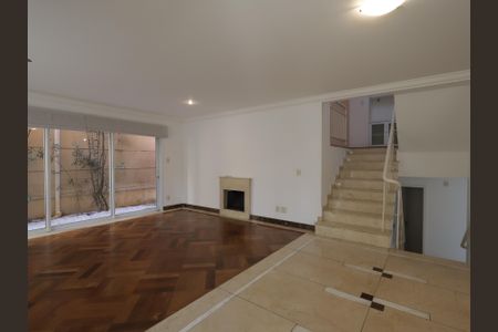 Casa de condomínio à venda com 567m², 4 quartos e 4 vagasSala