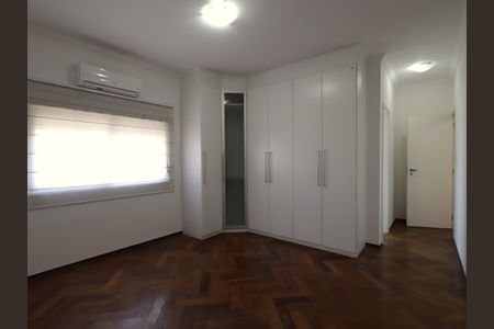 Casa de condomínio à venda com 567m², 4 quartos e 4 vagasSuíte 1