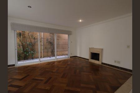 Casa de condomínio à venda com 567m², 4 quartos e 4 vagasSala