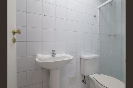 Casa de condomínio à venda com 567m², 4 quartos e 4 vagasBanheiro de serviço