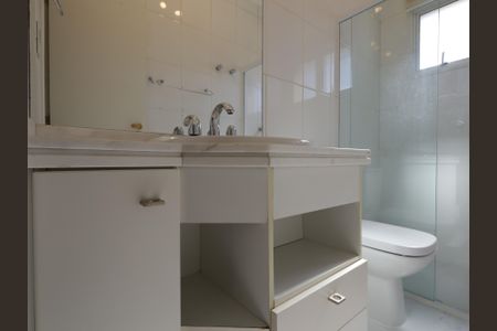 Casa de condomínio à venda com 567m², 4 quartos e 4 vagasBanheiro da Suíte 4