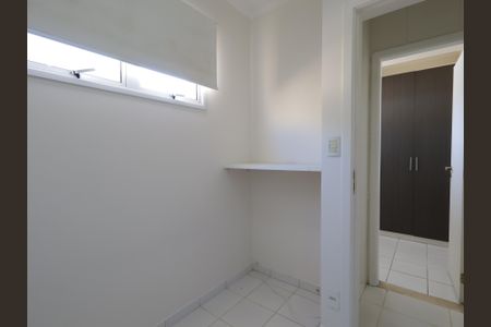 Casa de condomínio à venda com 567m², 4 quartos e 4 vagasQuarto de Serviço