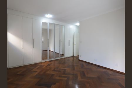 Casa de condomínio à venda com 567m², 4 quartos e 4 vagasSuíte 3