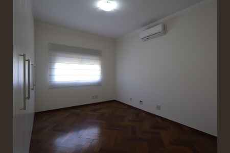 Casa de condomínio à venda com 567m², 4 quartos e 4 vagasSuíte 2