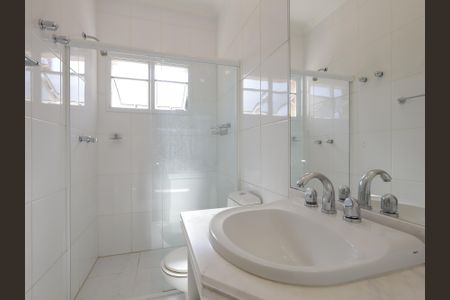 Casa de condomínio à venda com 567m², 4 quartos e 4 vagasBanheiro da Suíte 2