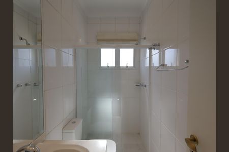 Casa de condomínio à venda com 567m², 4 quartos e 4 vagasBanheiro da Suíte 4