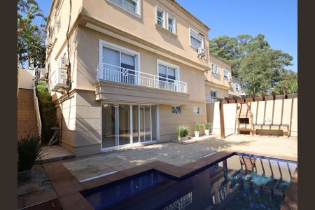 Casa de condomínio à venda com 567m², 4 quartos e 4 vagasÁrea externa - Quintal