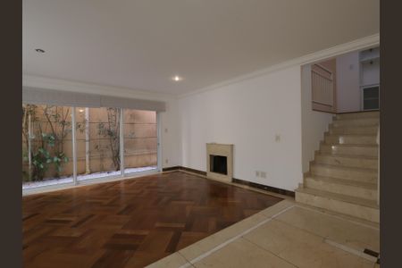 Casa de condomínio à venda com 567m², 4 quartos e 4 vagasSala