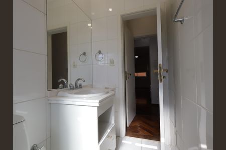 Casa de condomínio à venda com 567m², 4 quartos e 4 vagasBanheiro da Suíte 2