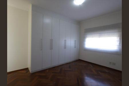 Casa de condomínio à venda com 567m², 4 quartos e 4 vagasSuíte 2