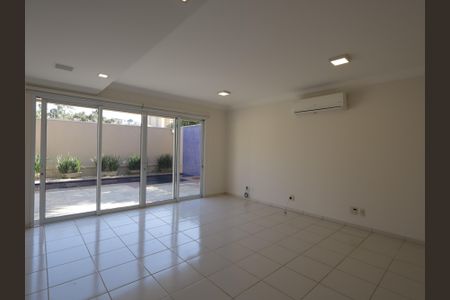 Casa de condomínio à venda com 567m², 4 quartos e 4 vagasSalão