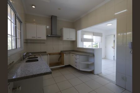 Casa de condomínio à venda com 567m², 4 quartos e 4 vagasCozinha