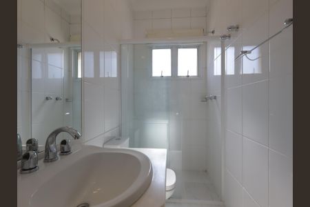 Casa de condomínio à venda com 567m², 4 quartos e 4 vagasBanheiro da Suíte 4