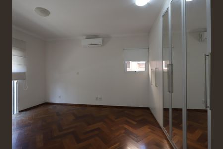 Casa de condomínio à venda com 567m², 4 quartos e 4 vagasSuíte 3