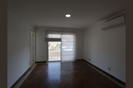 Casa de condomínio à venda com 567m², 4 quartos e 4 vagasSala de Jantar