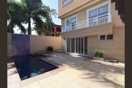 Casa de condomínio à venda com 567m², 4 quartos e 4 vagasÁrea externa - Quintal
