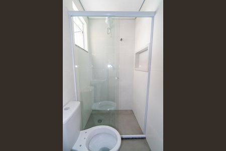 Banheiro Social de kitnet/studio para alugar com 1 quarto, 28m² em Jardim Oriental, São Paulo