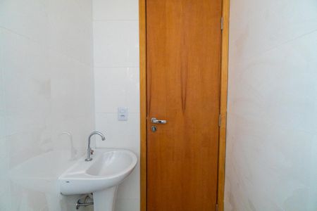 Banheiro de kitnet/studio para alugar com 1 quarto, 28m² em Jardim Oriental, São Paulo