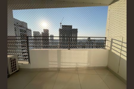 Apartamento à venda com 25m², 1 quarto e 1 vaga Apartamento à venda com 25m², 1 quarto e 1 vagaVaranda