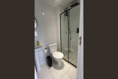 Apartamento à venda com 42m², 2 quartos e 1 vaga Apartamento à venda com 42m², 2 quartos e 1 vagaBanheiro Social