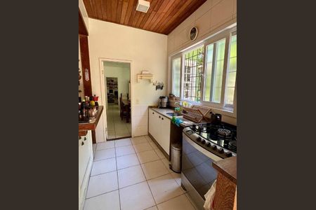 Casa à venda com 201m², 3 quartos e 5 vagas