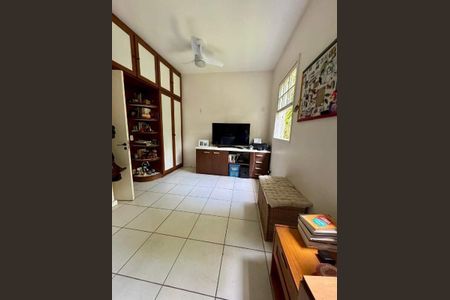 Casa à venda com 201m², 3 quartos e 5 vagas